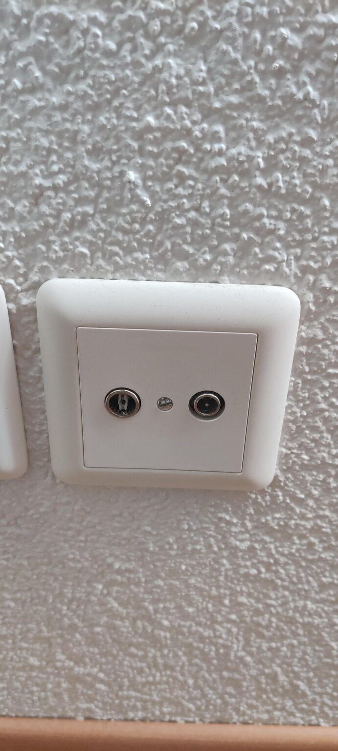 Wozu dienen diese Steckdosen?