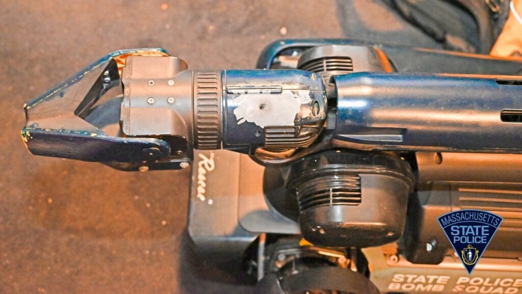 Mass. Der Roboterhund „Roscoe“ der Staatspolizei wurde in einer Pattsituation in Cape Cod erschossen