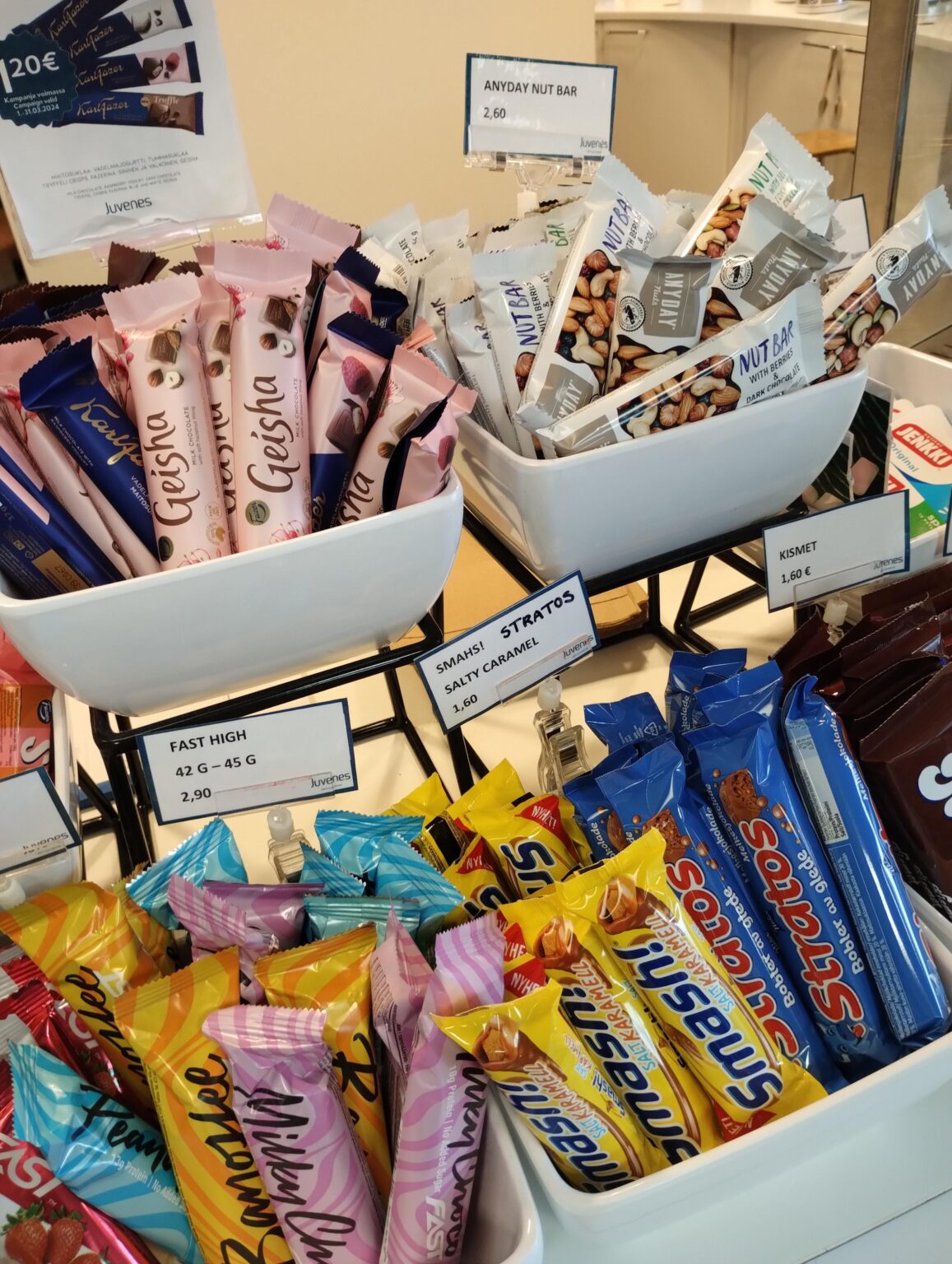 Snackbar-Optionen in der Cafeteria der örtlichen Universität – ich schwöre, es gibt so viele unangemessene Wortspiele