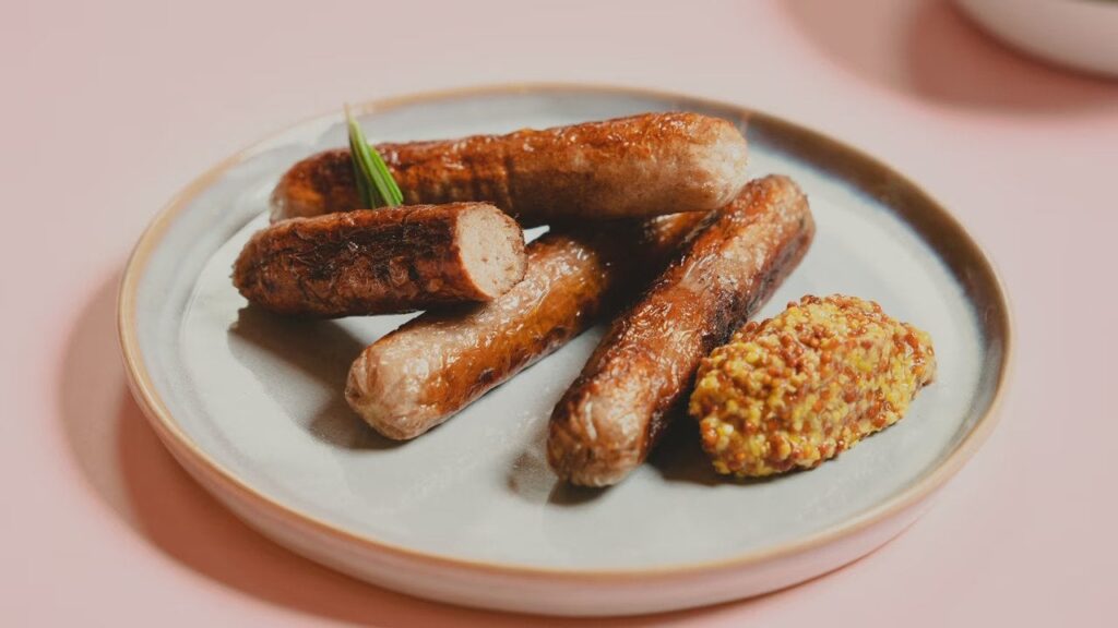 Meatable kann nun kultivierte Zellen in einer Rekordzeit von vier Tagen in Würstchen verwandeln