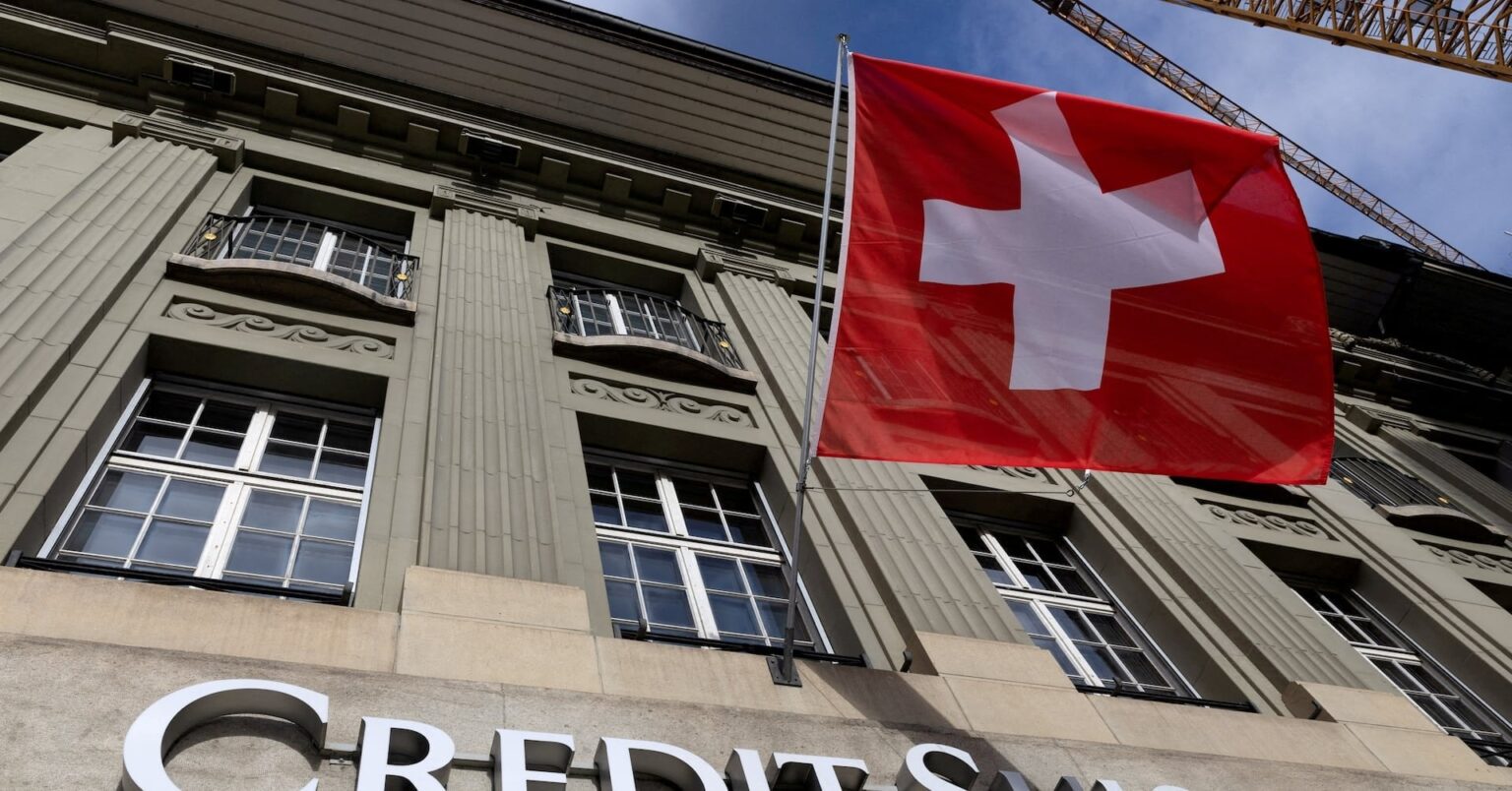 Ein Jahr nach der Rettung der Credit Suisse sind die Banken weiterhin anfällig