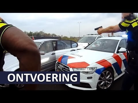 Die niederländische Polizei verhindert Schlimmeres, indem sie den Entführer festnimmt.