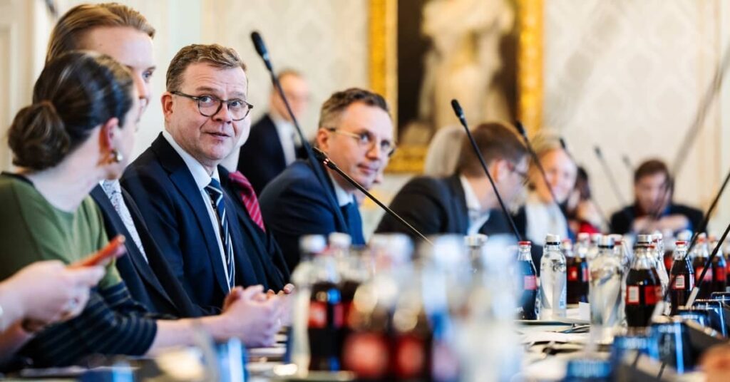 Premierminister Orpo: Finnland arbeitet an einer Strategie, um ausländische Studierende über den Abschluss hinaus zu halten |  Yle-Neuigkeiten