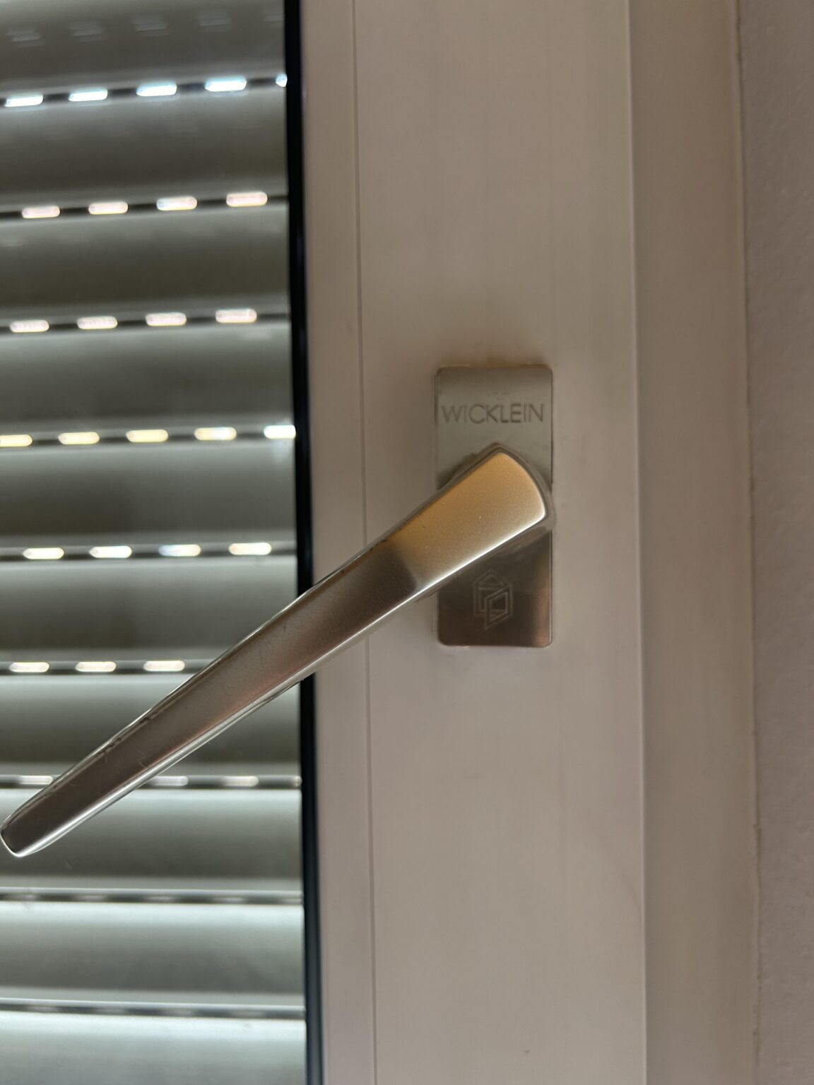 Window handle stuck / Wicklein Window handle stuck / Wicklein