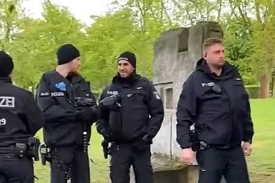 Wie geht die deutsche Polizei damit um, wenn gehörlose Menschen an Protesten teilnehmen?