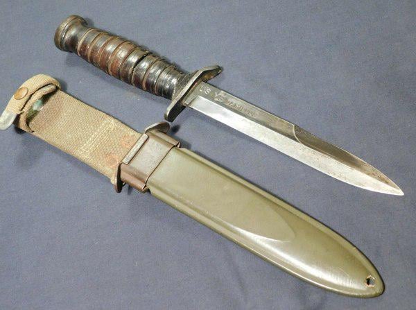 Ist der Besitz zweischneidiger Messer zu Hause legal?