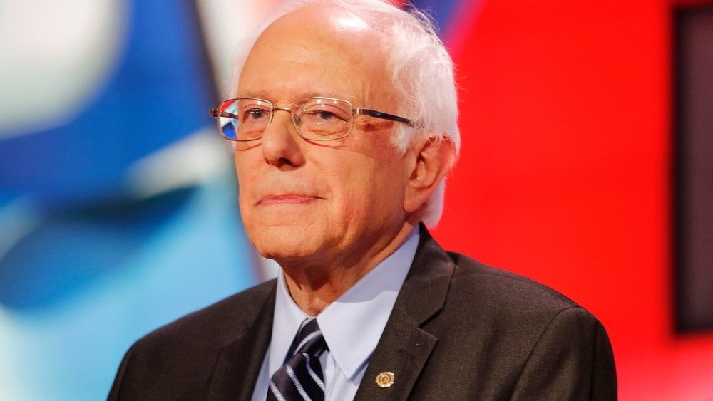 Der Bericht von Bernie Sanders zeigt, dass über die Hälfte der älteren Erwachsenen mit weniger als 30.000 US-Dollar pro Jahr auskommt: „Amerikaner haben es verdient, in Würde in den Ruhestand zu gehen“, aber das derzeitige System lässt dies nicht zu