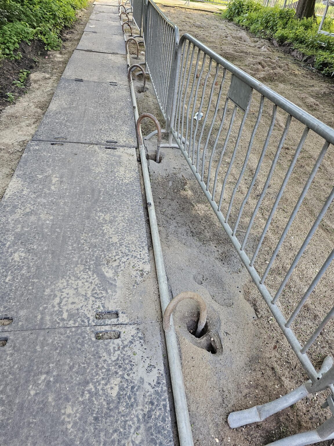 Kanalisationsarbeiten an der Straße, um was für ein Rohr/System handelt es sich?
