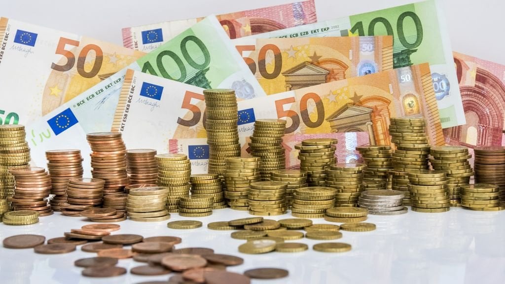 Die Regierung verbietet weiterhin Barzahlungen über 3.000 Euro