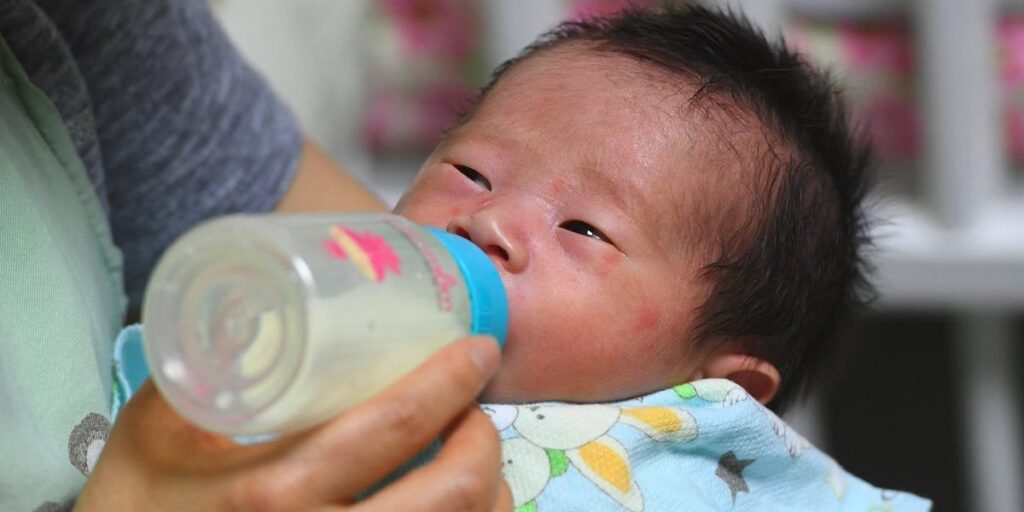 Südkoreanische Unternehmen bieten Arbeitern 75.000 US-Dollar für die Geburt von Kindern, während das Land verzweifelt nach mehr Kindern sucht