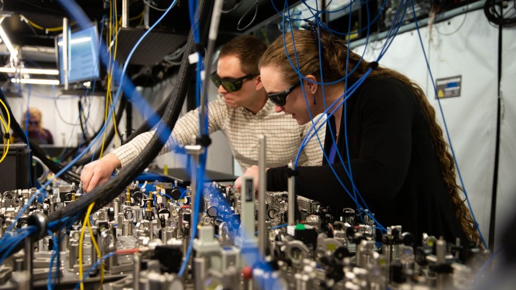 Durchbruch im Quantencomputing: Logische Qubits mit einer 800-mal besseren Fehlerrate als physische Qubits