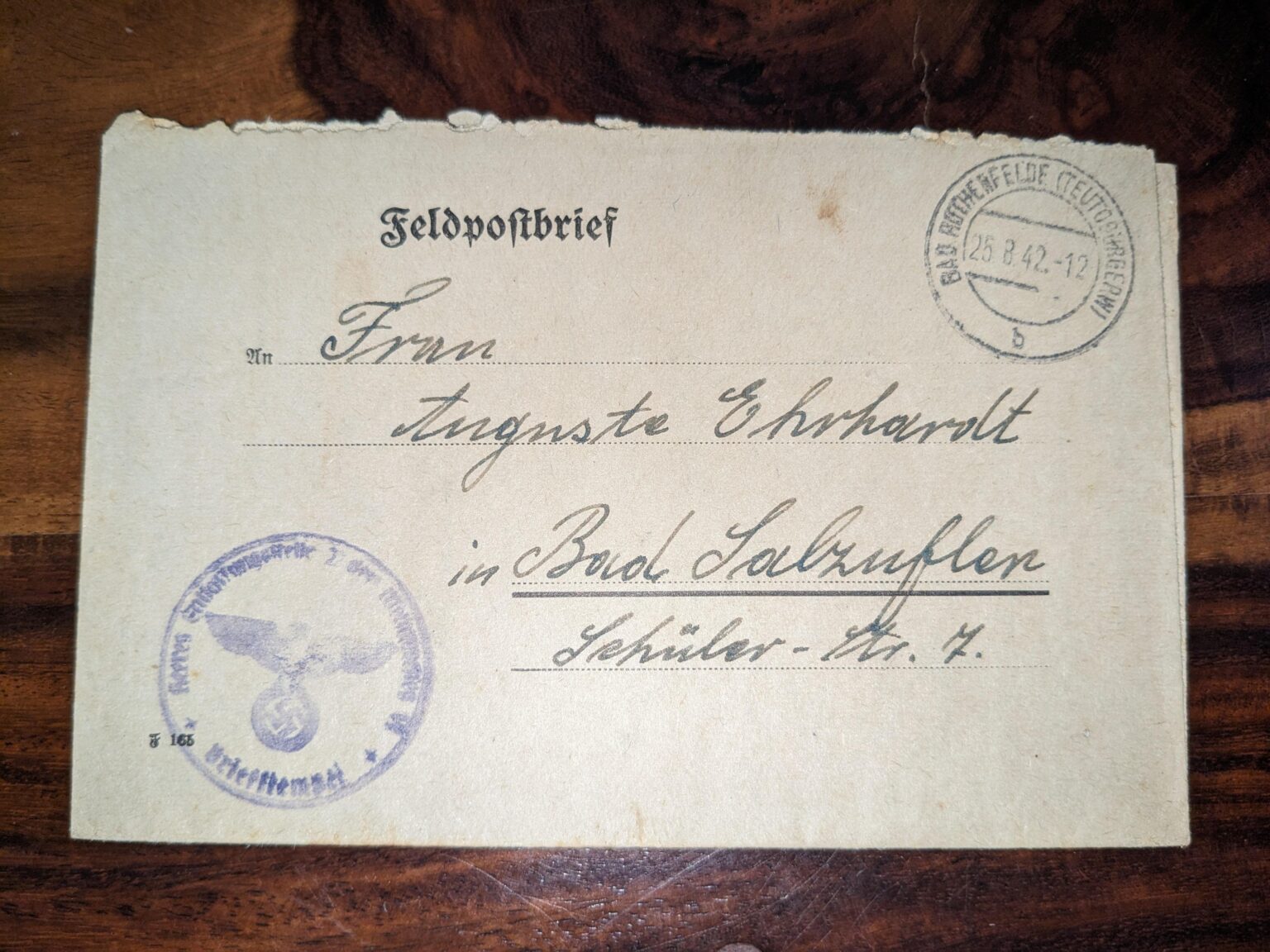 Ein Brief aus dem Jahr 1942. Kann mir bitte jemand bei der Übersetzung helfen? Ein Brief aus dem Jahr 1942. Kann mir bitte jemand bei der Übersetzung helfen?