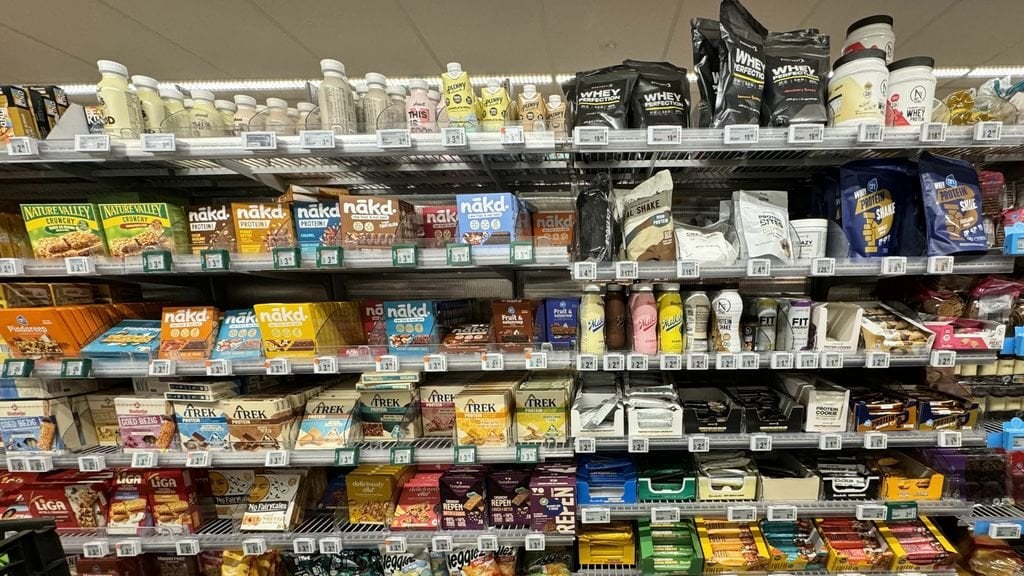 Auch Supermärkte verkaufen immer mehr Shakes und Proteinriegel
