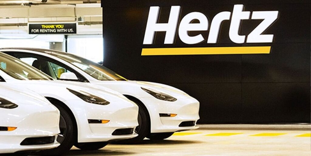 Hertz verkauft nach großen Verlusten mehr Elektroautos Der Vermietriese beeilt sich, mehr seiner Elektroautos abzuladen, nachdem er auf ein bekanntes Problem gestoßen ist.