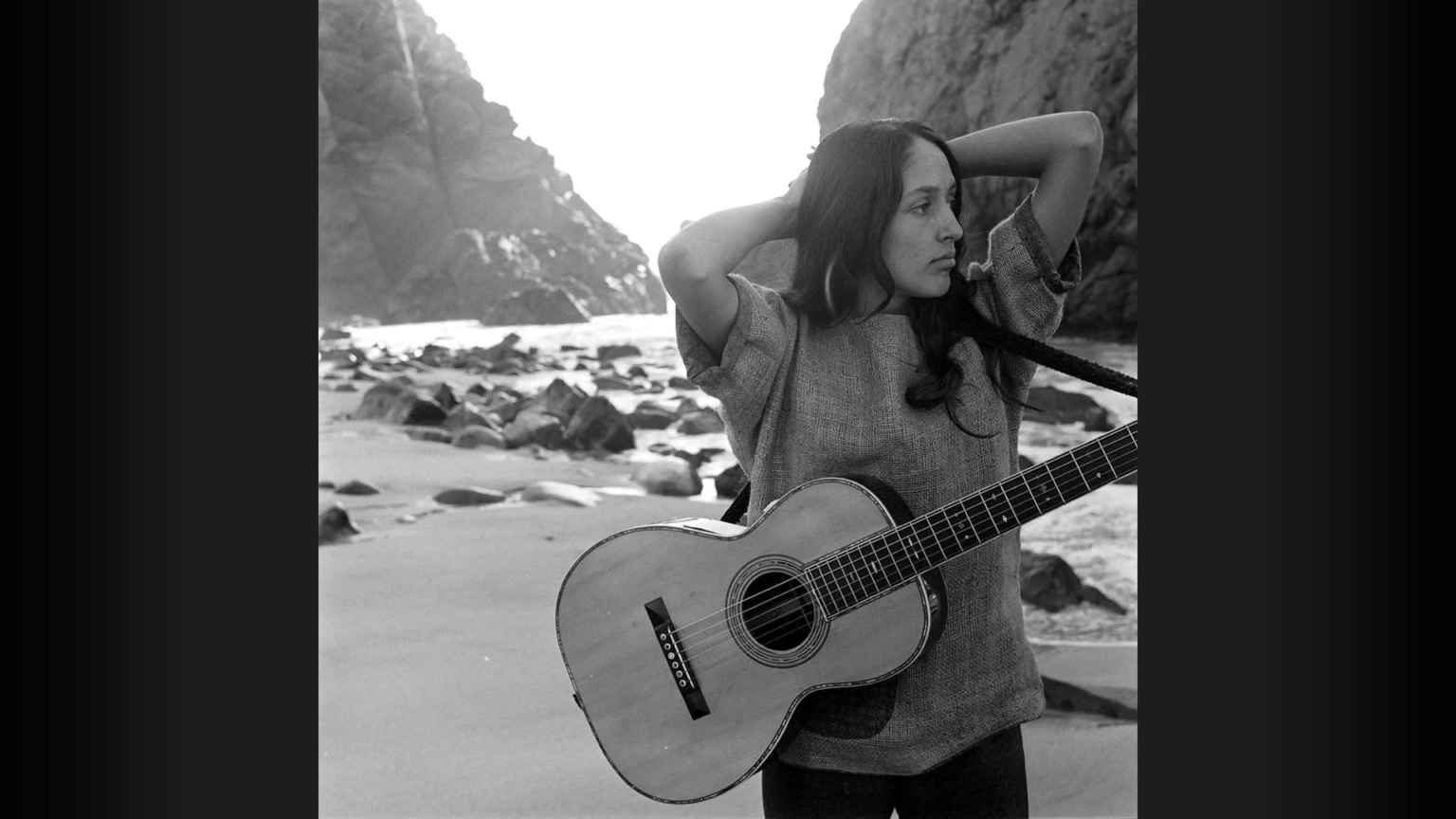 1988 sang die amerikanische Folk-Queen Joan Baez „Txoria txori“ vor einem vollbesetzten baskischen Publikum in Bilbo. Es ist wahrscheinlich das berühmteste Lied in der baskischen Sprache und wird im Baskenland oft als dessen de-facto-Nationalhymne angesehen. 1988 sang die amerikanische Folk-Queen Joan Baez „Txoria txori“ vor einem vollbesetzten baskischen Publikum in Bilbo. Es ist wahrscheinlich das berühmteste Lied in der baskischen Sprache und wird im Baskenland oft als dessen de-facto-Nationalhymne angesehen.