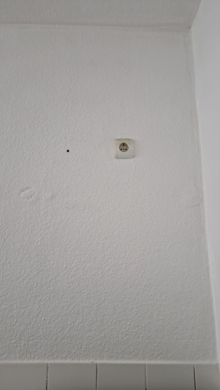 Als ich das letzte Loch in die Wand bohrte, fiel der Strom aus
