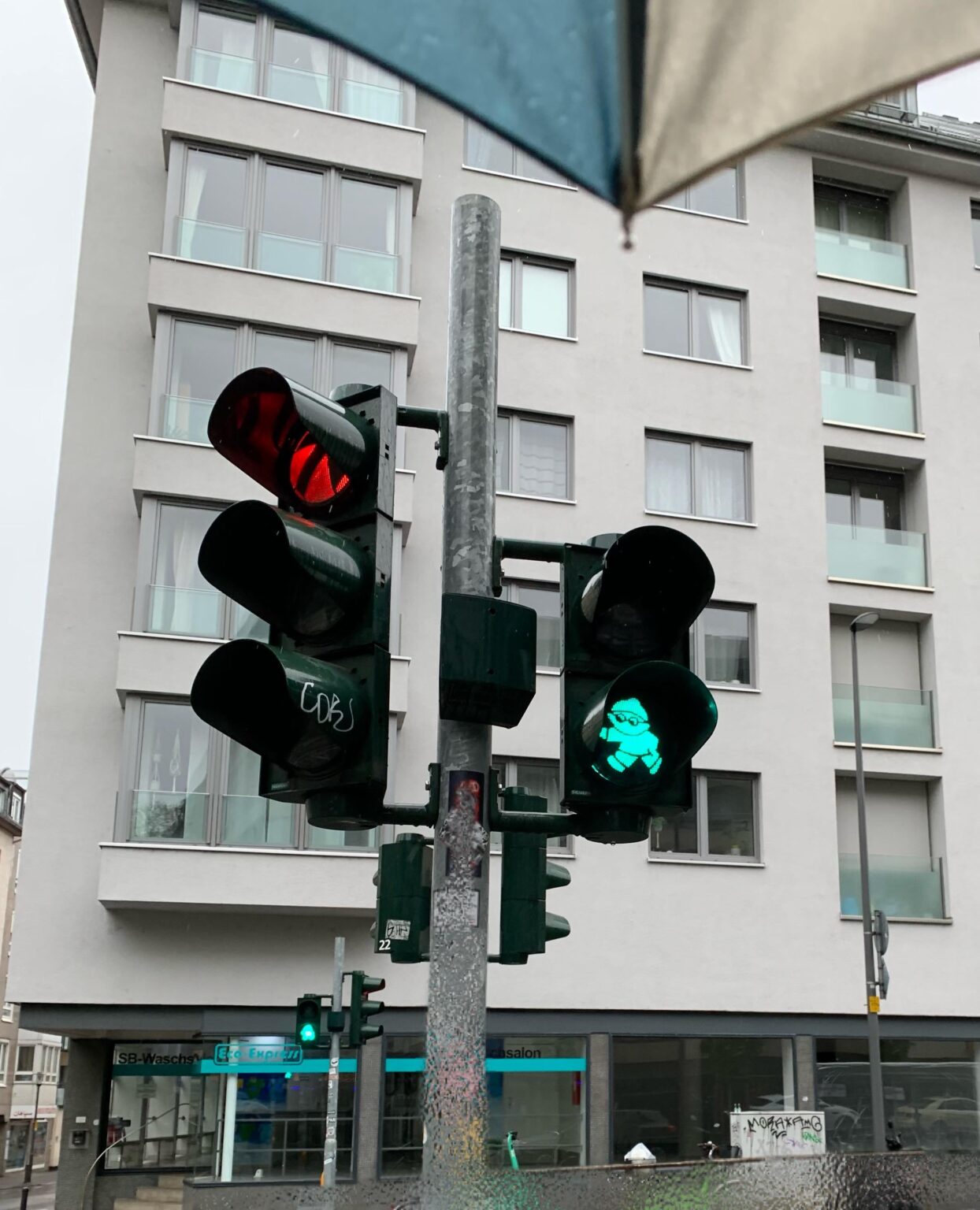 Ampeln mit einem einzigartigen wandelnden Mann, so süß