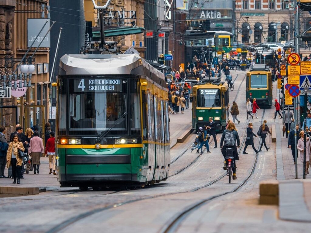 Die Geburtenrate in Finnland ist seit 2010 trotz elterlicher Unterstützungsmaßnahmen um fast 33 % gesunken