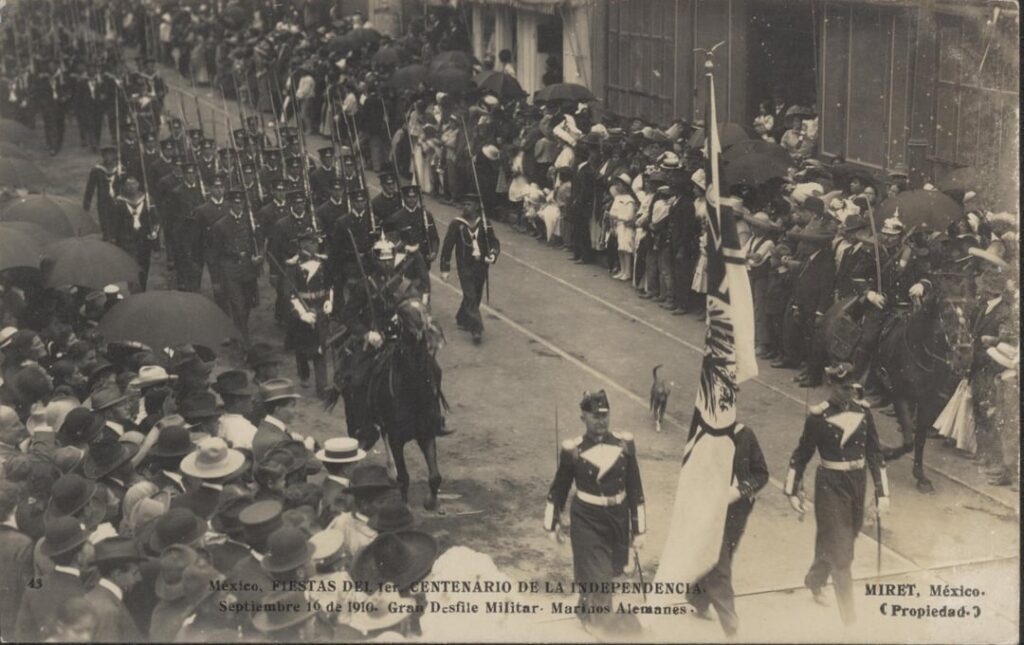 Im September 1910 entsandte das Deutsche Reich eine Gruppe zur Feier des 100-jährigen Unabhängigkeitsjubiläums Mexikos. Wurde das jemals in der Geschichte erwähnt? wurde damals darüber gesprochen? War dort jemand von Bedeutung? Dies sind einige der Fotos der Leute, die gegangen sind. Im September 1910 entsandte das Deutsche Reich eine Gruppe zur Feier des 100-jährigen Unabhängigkeitsjubiläums Mexikos. Wurde das jemals in der Geschichte erwähnt? wurde damals darüber gesprochen? War dort jemand von Bedeutung? Dies sind einige der Fotos der Leute, die gegangen sind.