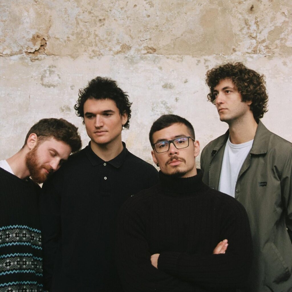 Morgen um 19:30/20:00 spanischer Zeit wird die valencianische Band Bernal für euch alle ein AMA auf r/independentspain veranstalten :)