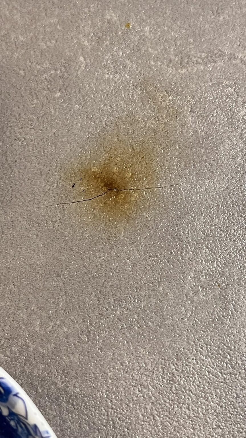 Wie repariert man diese Art von Küchenplattform? Wie repariert man diese Art von Küchenplattform?