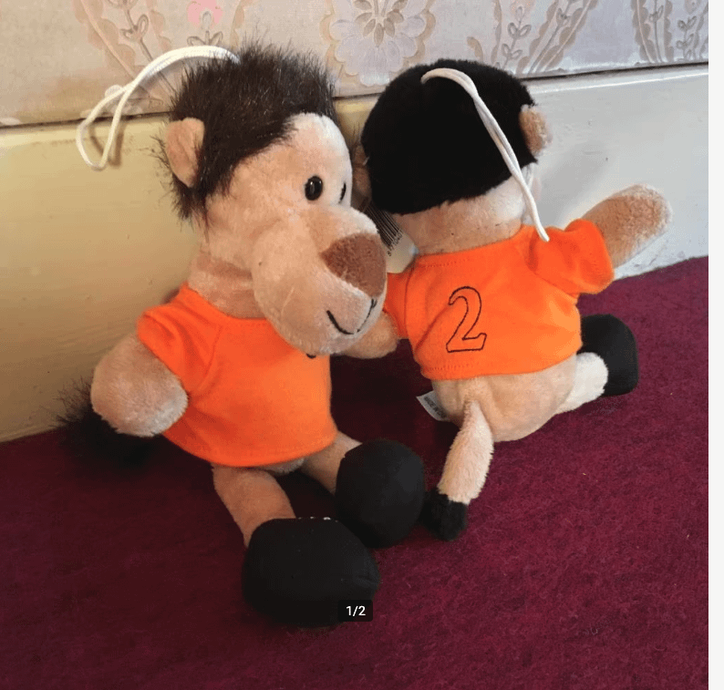 Wer weiß, woher diese Kuscheltiere kommen?  Ich erinnere mich, dass sie aus einem Supermarkt kamen.