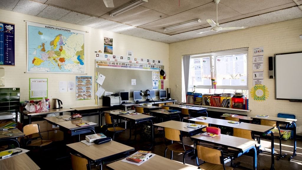 Die Zahl der Jugendlichen, die zu Hause zur Schule gehen, stieg um ein Drittel.