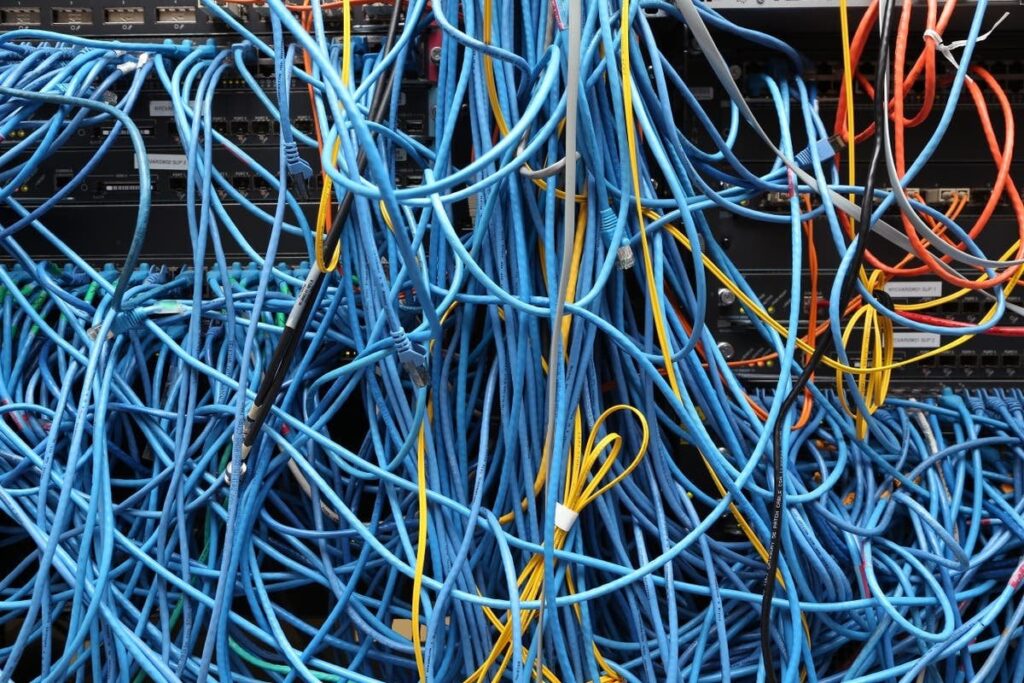 Menschen teilen das Web jetzt gleichermaßen mit Bots, warnt ein Bericht aus Angst vor dem „toten Internet“ | Websites wie Twitter/X wurden von automatisierten Konten überschwemmt Menschen teilen das Web jetzt gleichermaßen mit Bots, warnt ein Bericht aus Angst vor dem „toten Internet“ | Websites wie Twitter/X wurden von automatisierten Konten überschwemmt