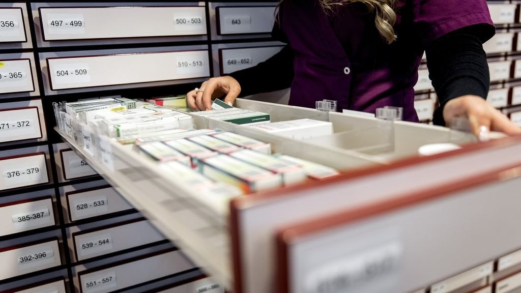 Da die Knappheit zunimmt, nehmen die Hersteller Pillen vom niederländischen Markt zurück