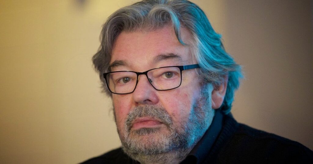 Der Historiker Maarten van Rossem legt eine Geschichtsprüfung ab: „Diese Prüfung gibt einen Einblick in eine Welt voller Narren“