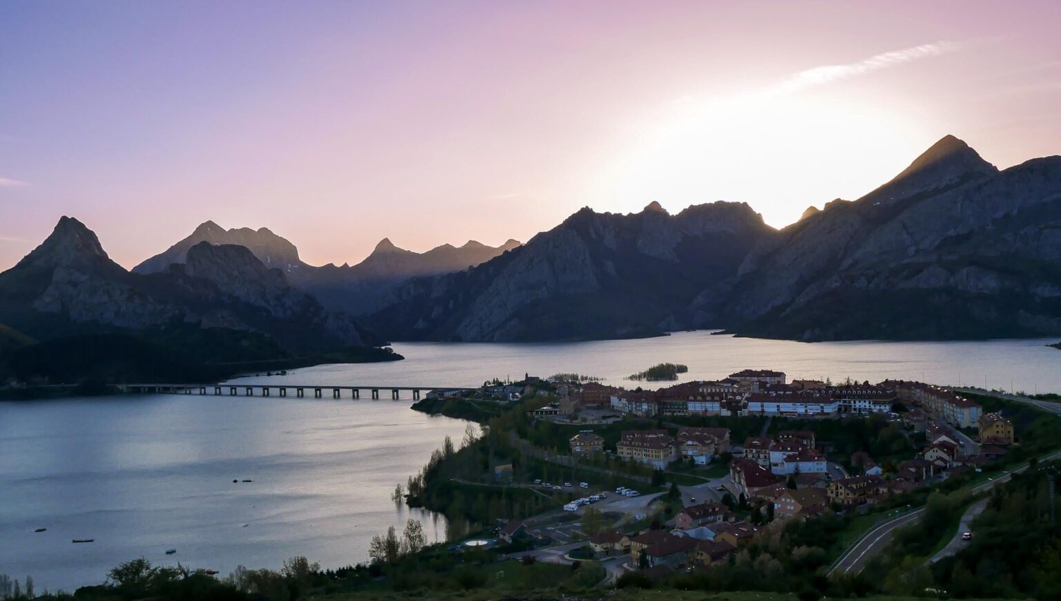 Sonnenuntergang in Riaño, León