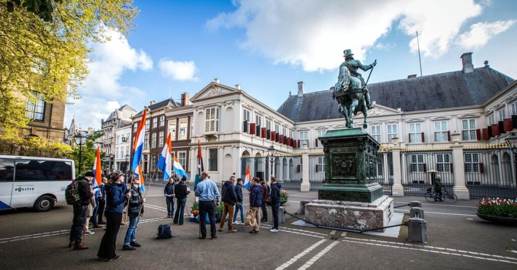 Diese Nationalisten werden in den AIVD-Berichten erwähnt, aber sie haben das Gefühl, dass die politische Debatte auf ihrem Weg voranschreitet