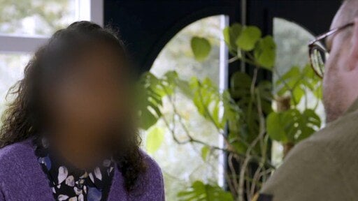 Richter verhängt 18 Monate Gefängnis gegen Sanne S., die sich selbst gestalkt hat |  RTL-Boulevard