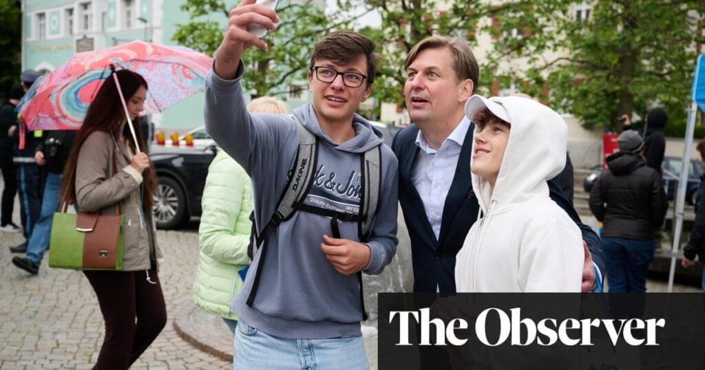 Bildunterschrift anzeigen „Sie nennen uns Nazis“: Einblicke in die wohlhabende deutsche Stadt, in der die extreme Rechte auf dem Vormarsch ist