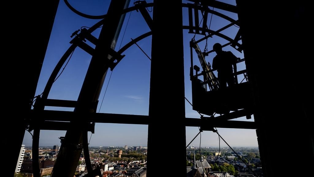 Der Domturm in Utrecht erhält nach fünf Jahren renovierte Zifferblätter