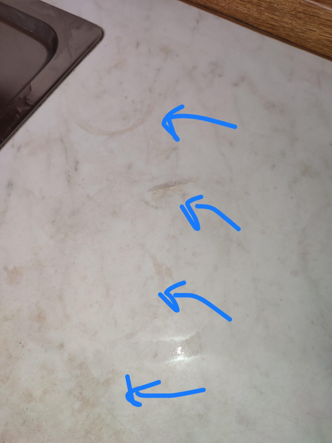 Irgendwelche Vorschläge, wie man Flecken in der Küche reinigt Irgendwelche Vorschläge, wie man Flecken in der Küche reinigt