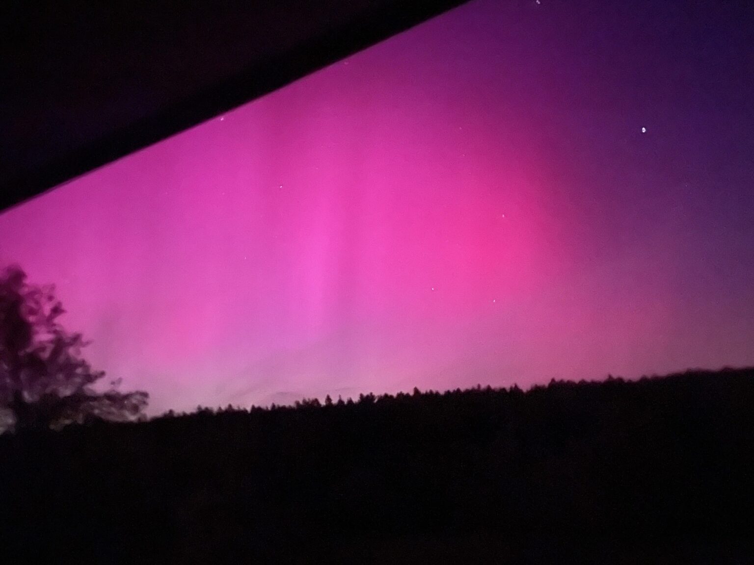 Polarlichter aus meinem Dorffenster.