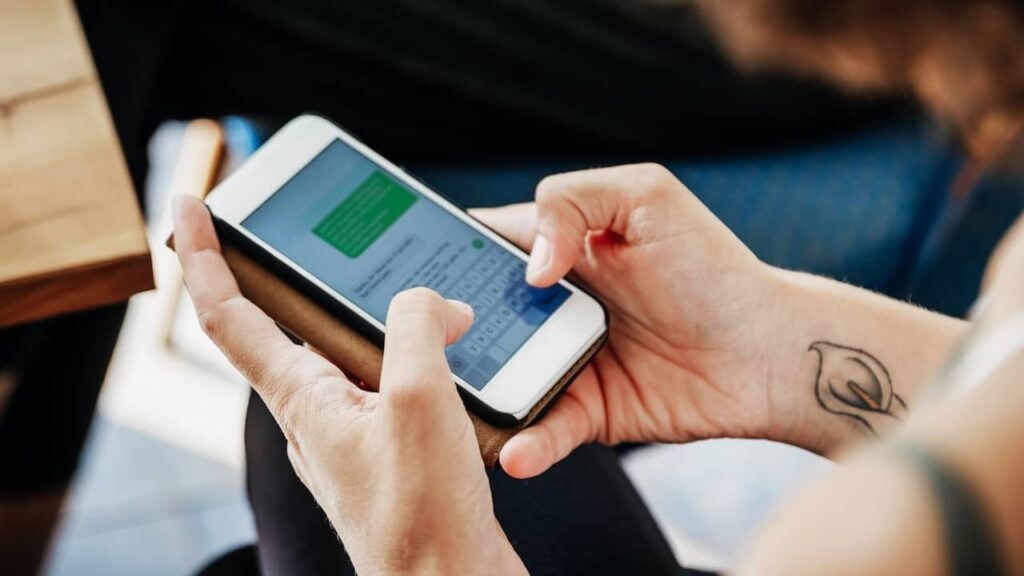 WhatsApp-Etikette: Ist es unhöflich, in einem Chat einfach nur „Hallo“ zu sagen?  |  Lebe intelligenter