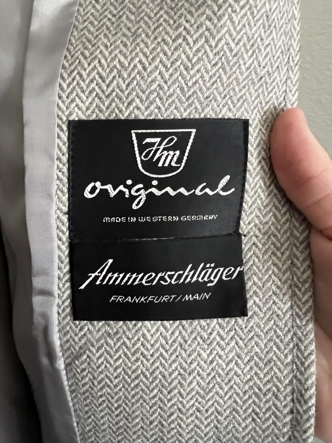 Woher ist das? Wie viel ist es wert? Woher ist das? Wie viel ist es wert?