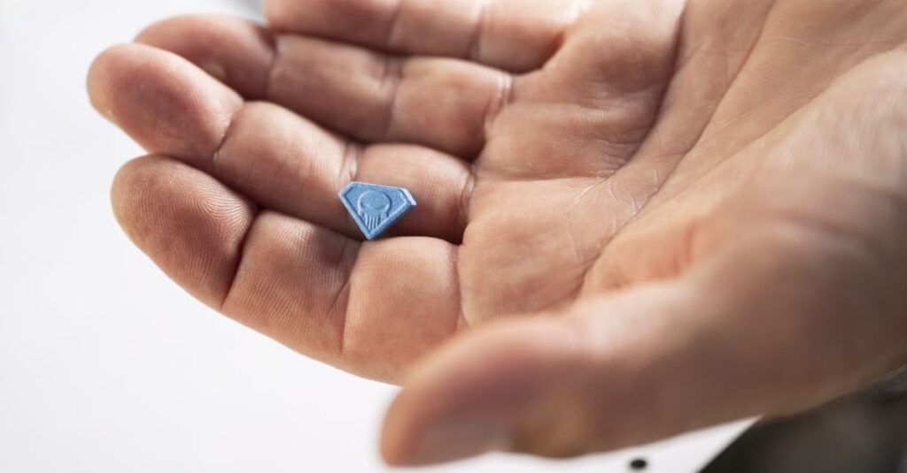 Landeskommission: MDMA „sicher“ genug für Soft-Drug-Label, auch zur Behandlung von PTSD geeignet Landeskommission: MDMA „sicher“ genug für Soft-Drug-Label, auch zur Behandlung von PTSD geeignet