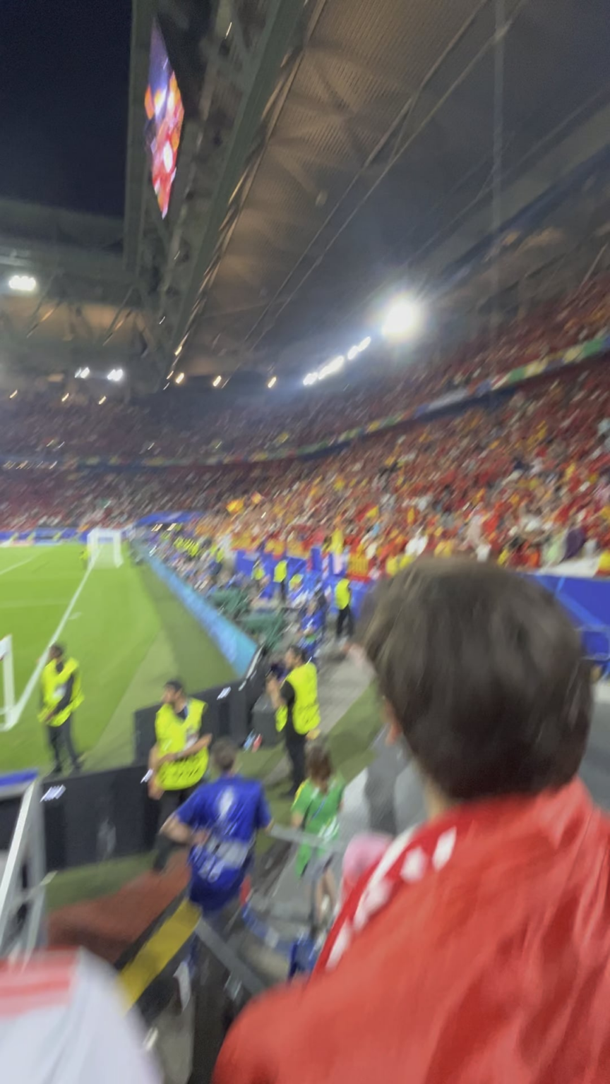 Auf der Suche nach dem Namen eines spanischen Liedes. Auf der Suche nach dem Namen eines spanischen Liedes.