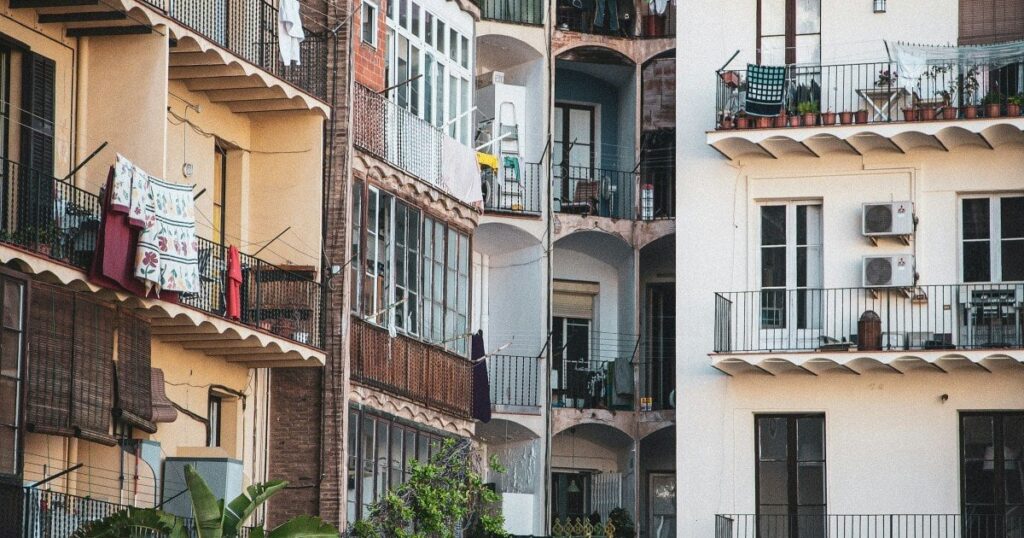 Hausbesetzungen in Spanien: Das spanische „Okupas“-Problem verstehen