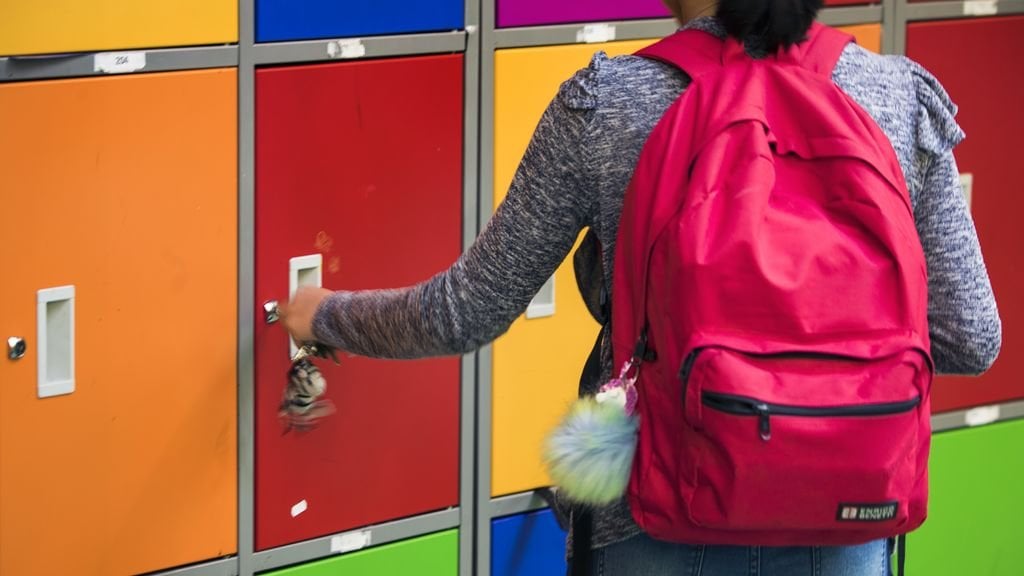 Die psychische Gesundheit von Mädchen verschlechtert sich weltweit, wie neue Forschungsergebnisse zeigen