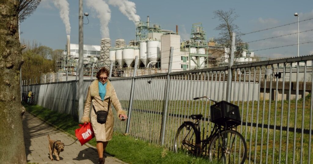 Staatsrat streicht erneut Baupläne für Hamerkwartier: 1.700 Häuser durch angrenzende Chemiefabrik gefährdet Staatsrat streicht erneut Baupläne für Hamerkwartier: 1.700 Häuser durch angrenzende Chemiefabrik gefährdet