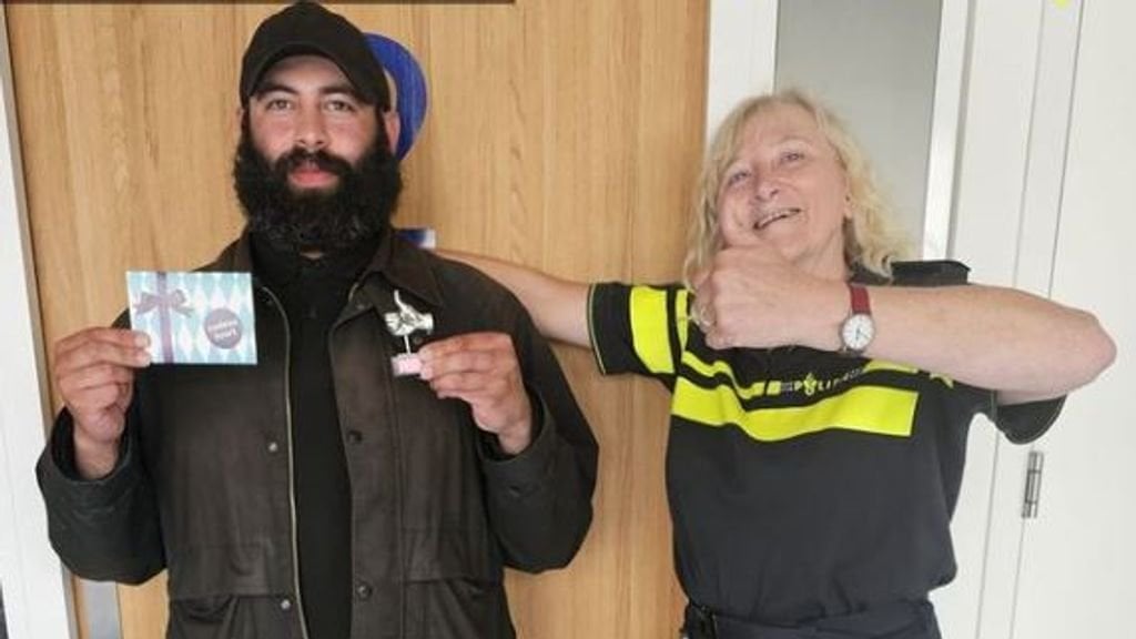Obdachloser bringt gefundene Geldbörse mit knapp 2.000 Euro zur Polizeiwache