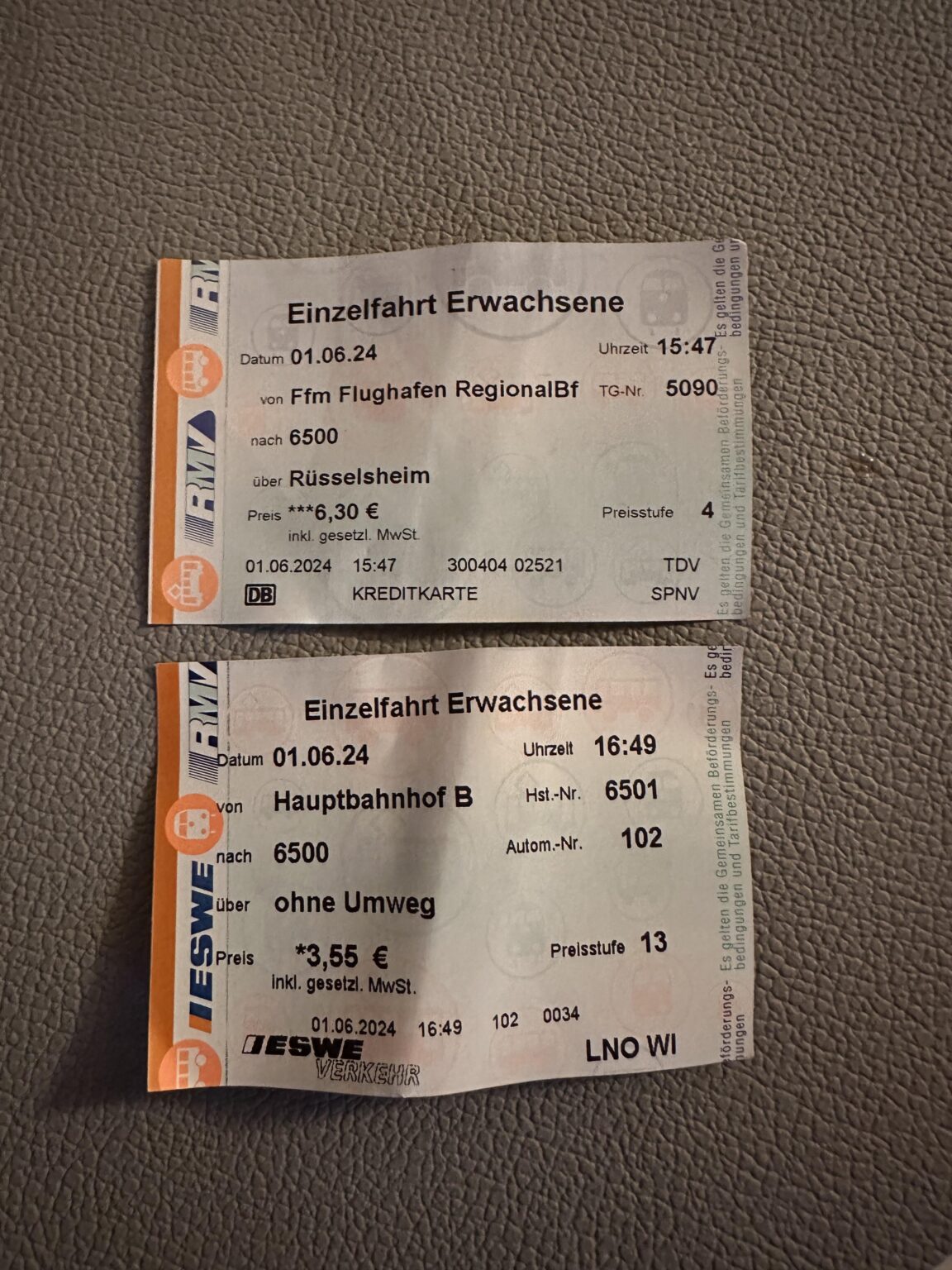 Zug- und Busticket Zug- und Busticket