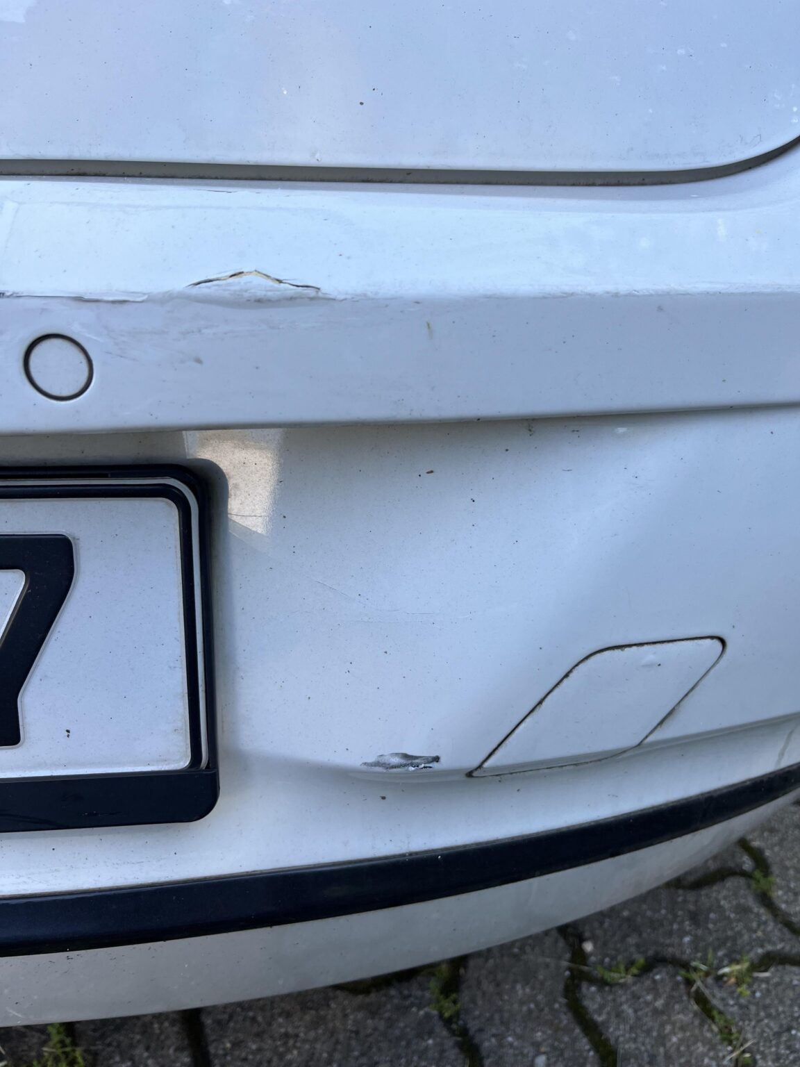 Mein geparktes Auto wurde angefahren – geringer Schaden Mein geparktes Auto wurde angefahren - geringer Schaden
