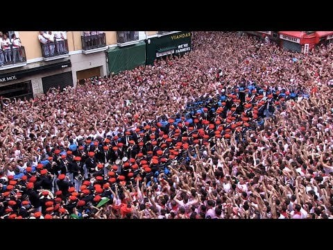 Sanferminas in Pamplona haben begonnen.  Das Saint-Fermin-Festival hat in Pamplona begonnen.