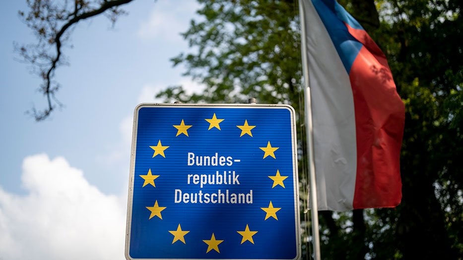 Interaktion mit der Polizei an der Grenze