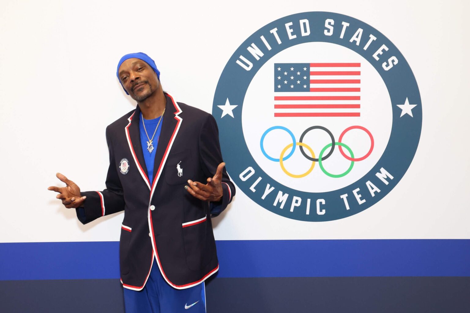 Snoop Dogg, der Fackelträger: US-Rapper trägt olympische Fackel auf der Zielgeraden vor der Eröffnungszeremonie